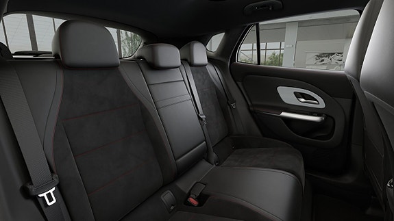 Mercedes-Benz GLA35 7 of 7