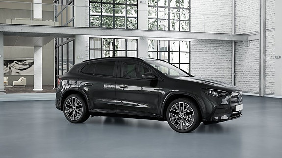 Mercedes-Benz GLA35 2 of 7