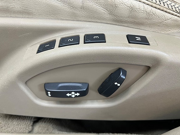 Volvo XC70 24 of 30