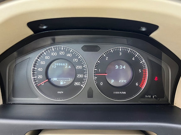 Volvo XC70 22 of 30