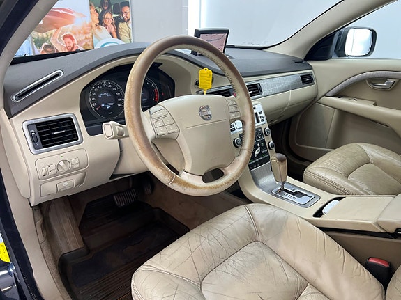 Volvo XC70 17 of 30