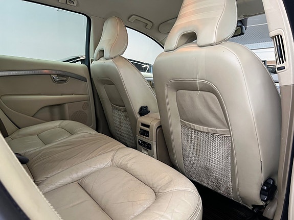 Volvo XC70 29 of 30
