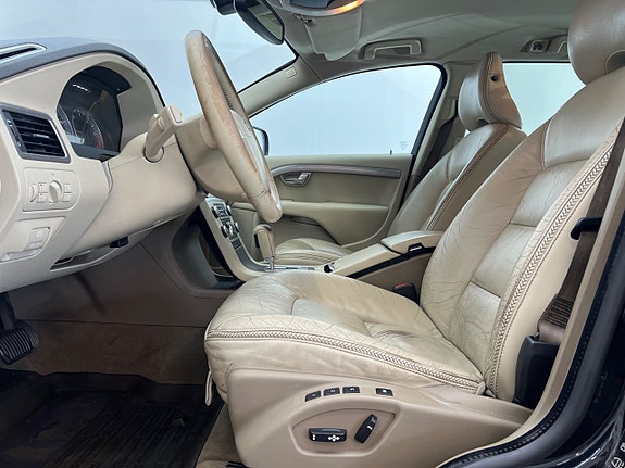 Volvo XC70 25 of 30