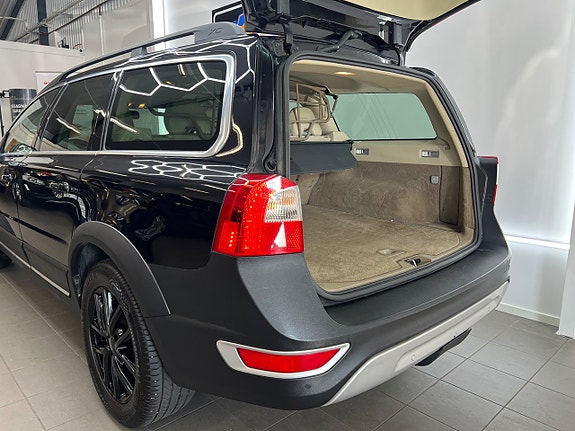 Volvo XC70 12 of 30