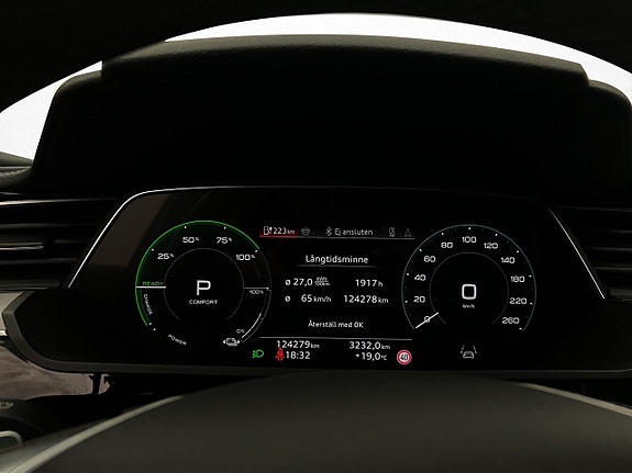 Audi Q8 e-tron 19 of 30