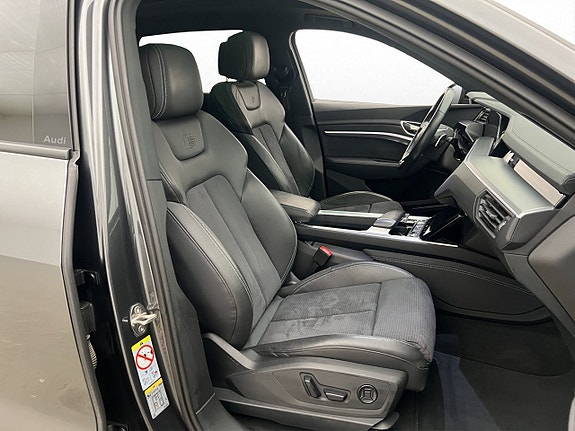 Audi Q8 e-tron 12 of 30