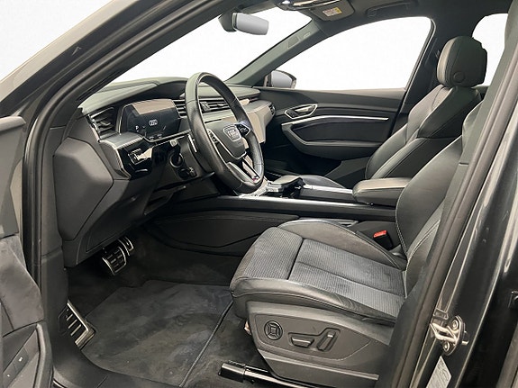 Audi Q8 e-tron 10 of 30