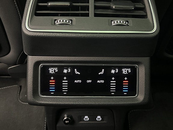 Audi Q8 e-tron 28 of 30