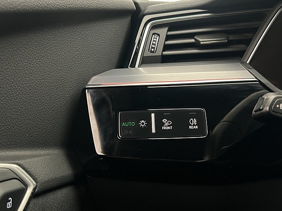 Audi Q8 e-tron 29 of 30