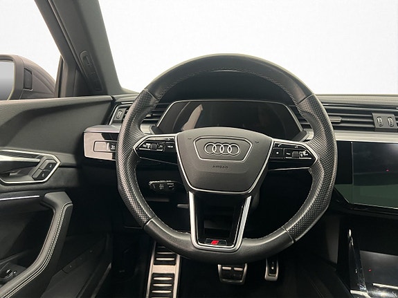 Audi Q8 e-tron 13 of 30