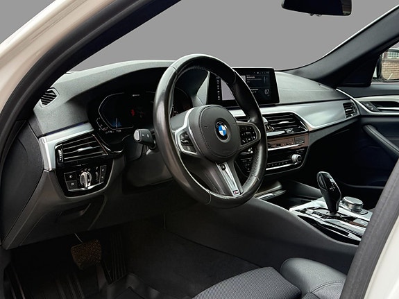BMW 530e 17 of 26