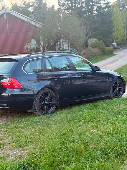 BMW 325i 3 of 8