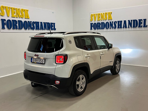 Jeep Renegade 7 of 30