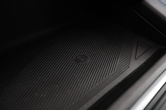 Lynk & Co 01 26 of 30