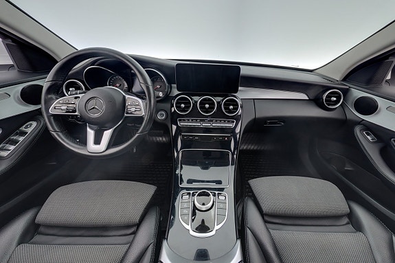 Mercedes-Benz C200 13 of 25