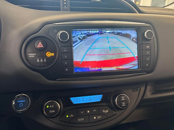 Toyota Yaris 17 of 19