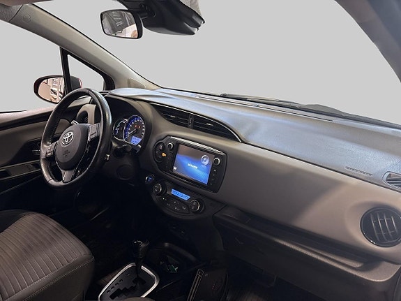 Toyota Yaris 10 of 19