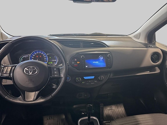 Toyota Yaris 12 of 19