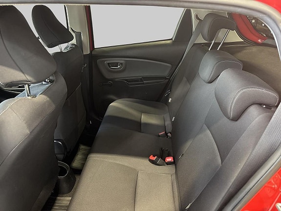 Toyota Yaris 11 of 19