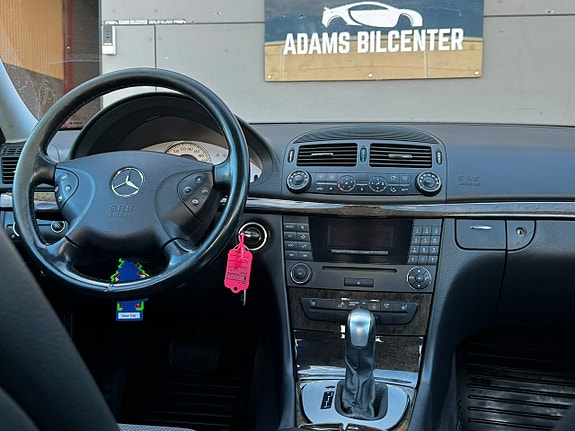 Mercedes-Benz E200 10 of 14
