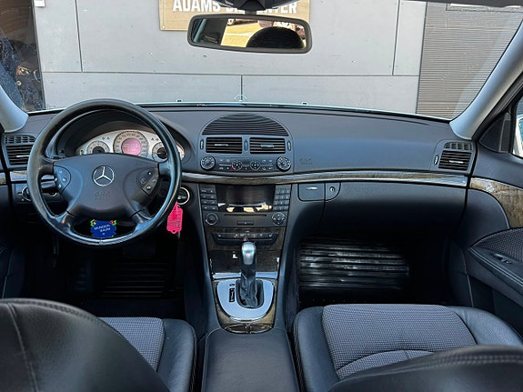 Mercedes-Benz E200 13 of 14
