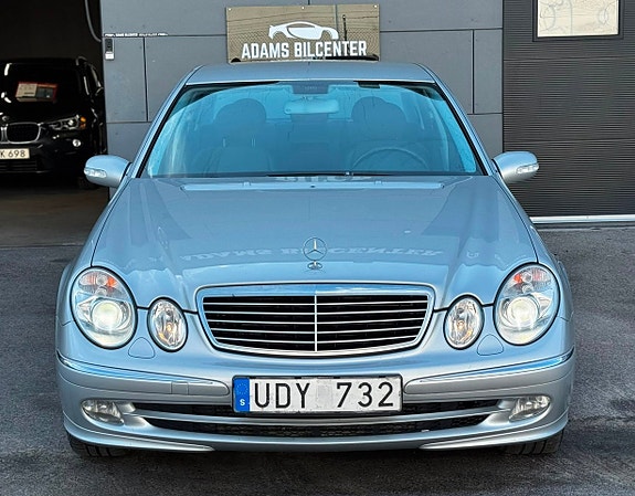 Mercedes-Benz E200 2 of 14