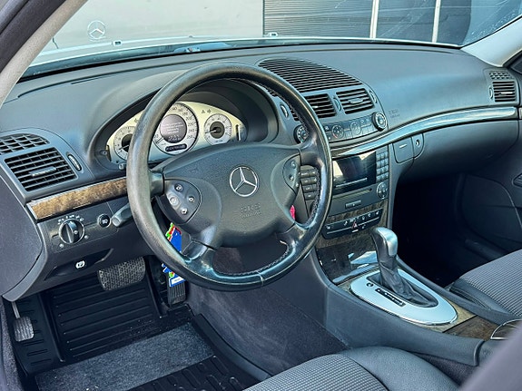 Mercedes-Benz E200 7 of 14