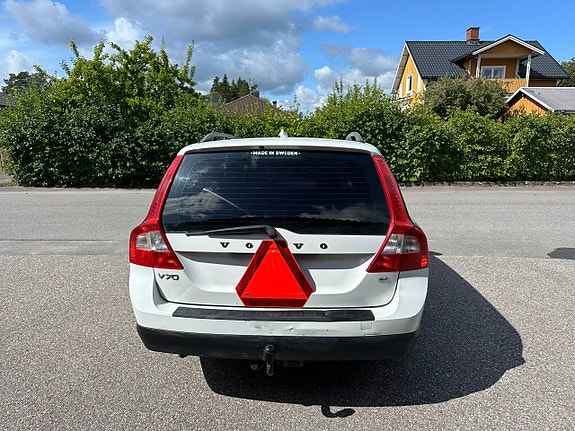 Volvo V70 8 of 11