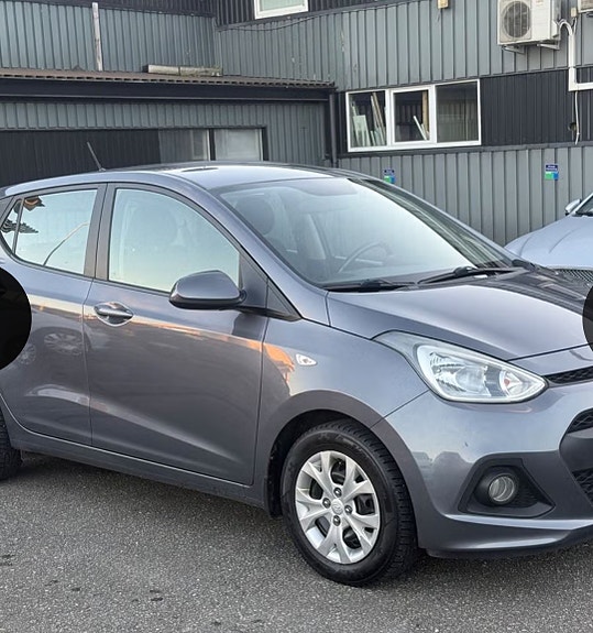 Hyundai i10 2 of 5