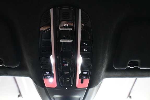 Porsche Panamera GTS 24 of 27