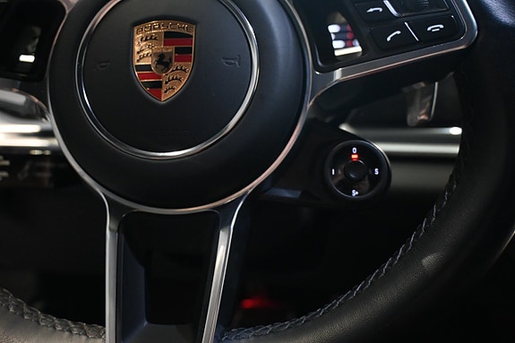 Porsche Panamera GTS 18 of 27