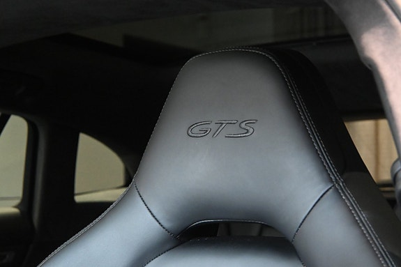 Porsche Panamera GTS 16 of 27