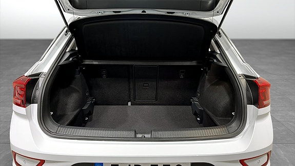 Volkswagen T-Roc 3 of 8
