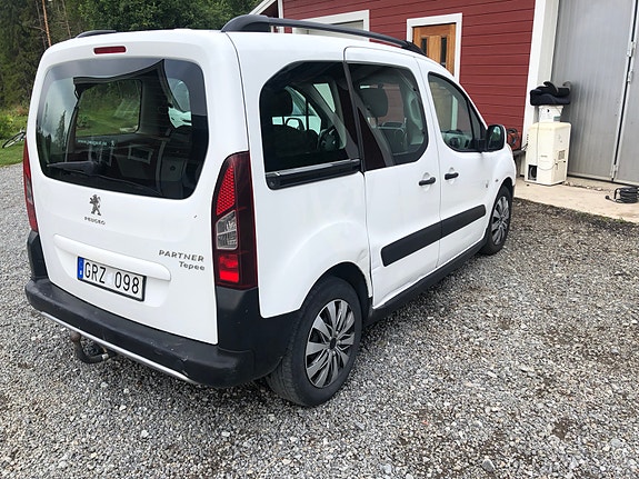 Peugeot Partner Tepee 3 of 6