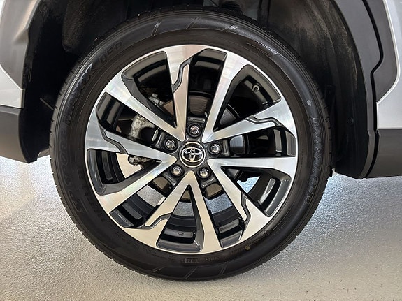 Toyota Corolla Cross 12 of 16