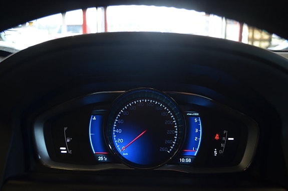 Volvo XC60 22 of 24