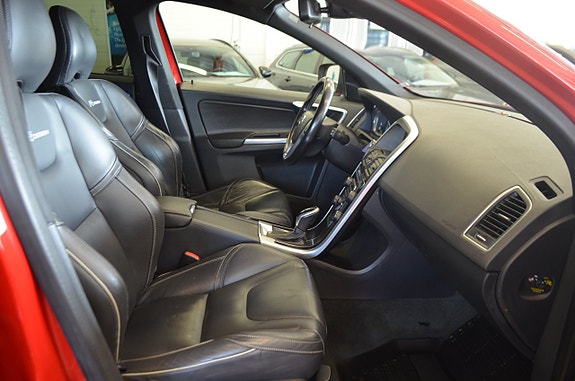 Volvo XC60 16 of 24