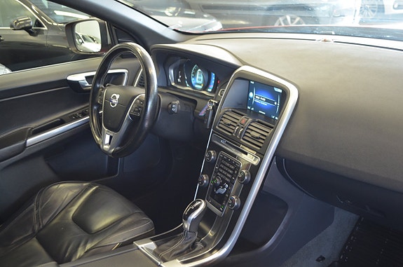 Volvo XC60 17 of 24
