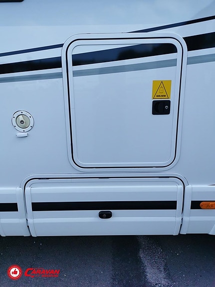 Kabe Imperial Travel Master i810 LT* 24 of 27
