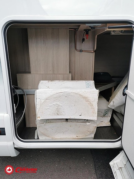 Kabe Imperial Travel Master i810 LT* 22 of 27