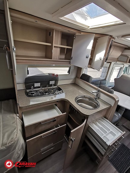 Kabe Imperial Travel Master i810 LT* 9 of 27