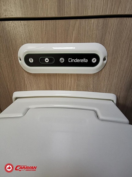 Kabe Imperial Travel Master i810 LT* 18 of 27