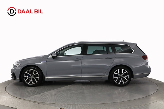 Volkswagen Passat 9 of 28