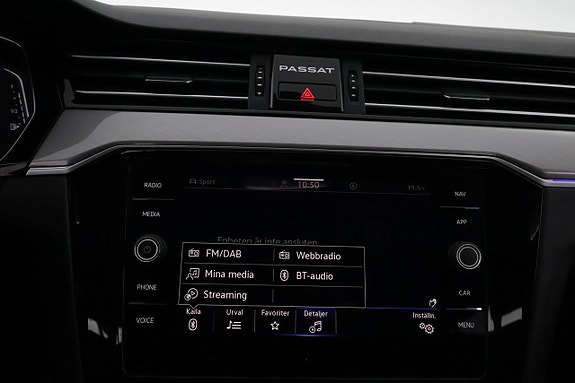 Volkswagen Passat 22 of 28