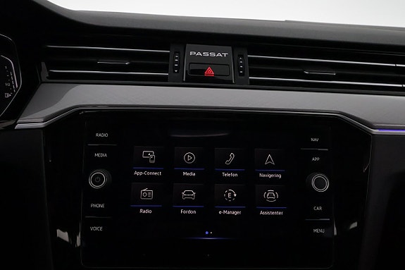 Volkswagen Passat 17 of 28