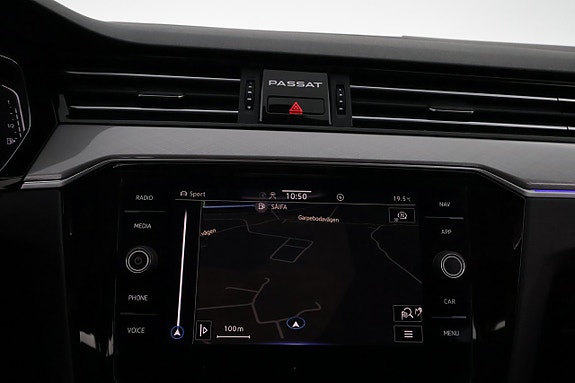 Volkswagen Passat 18 of 28
