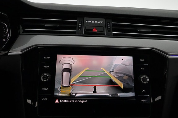 Volkswagen Passat 20 of 28