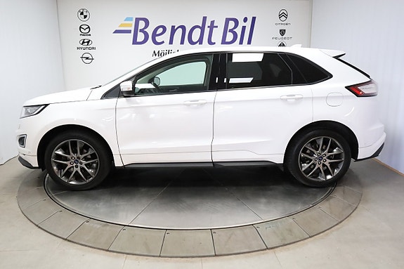 Ford Edge 9 of 24