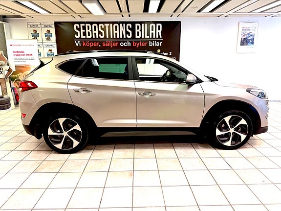 Hyundai Tucson 2 of 17
