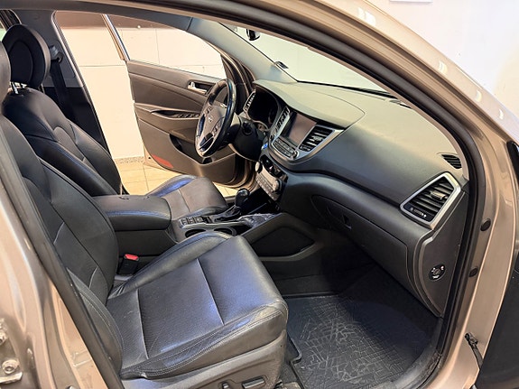Hyundai Tucson 15 of 17